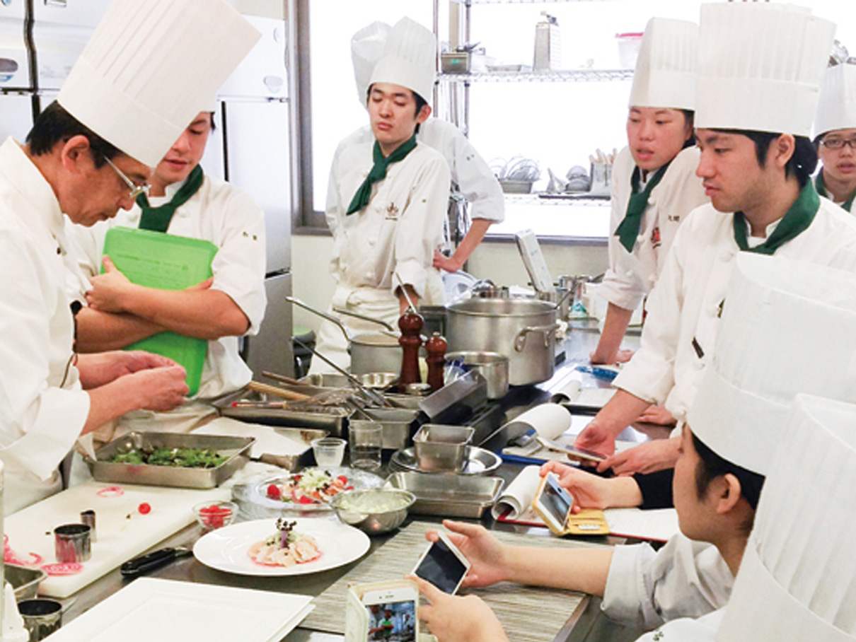 大学和专门学校·通过双学历的学生！